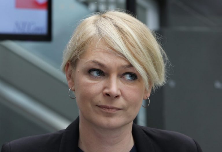 Глава бюро вакцинации: будем коммуницировать с русскоязычной частью Латвии