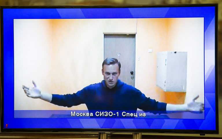 Политолог: вопрос о поддержке Навального не стоит – Латвия всегда сотрудничала с российскими демократами
