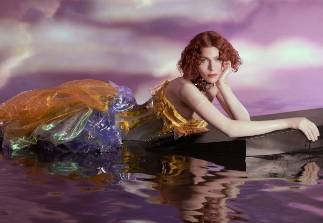 Умерла продюсер и исполнительница электронной музыки SOPHIE