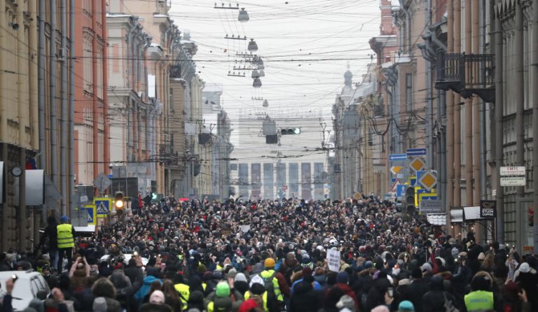 Российские протесты завершены, арестовано 3500 человек, из них более 80 журналистов