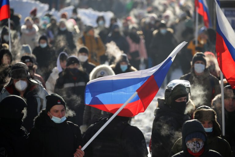 В Сибири люди вышли на митинги за Навального - уже задержано более 200 человек