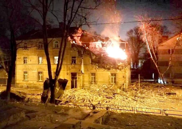 «Наплевательское отношение к людям»: жители взорванного дома шокированы бездействием властей