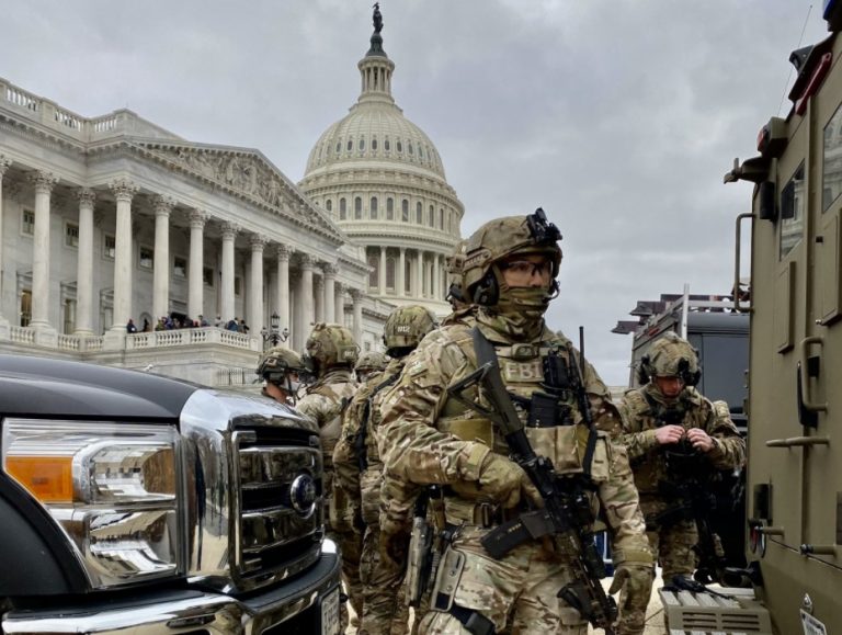 Беспорядки в США: Ринкевич призвал латвийцев в Вашингтоне быть осторожными