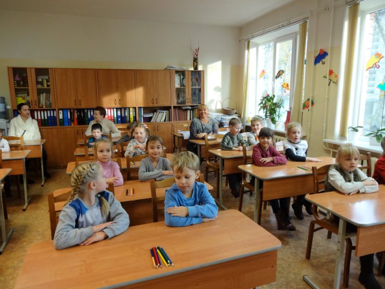 Каникулы для начальной школы продлили до 22 января, 5-6 классы начнут дистанционное обучение
