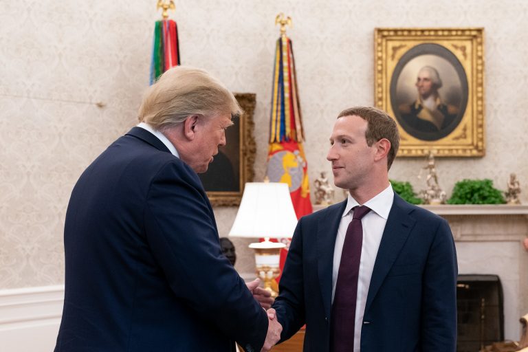 Цукерберг заблокировал Трампа до конца его президентского срока