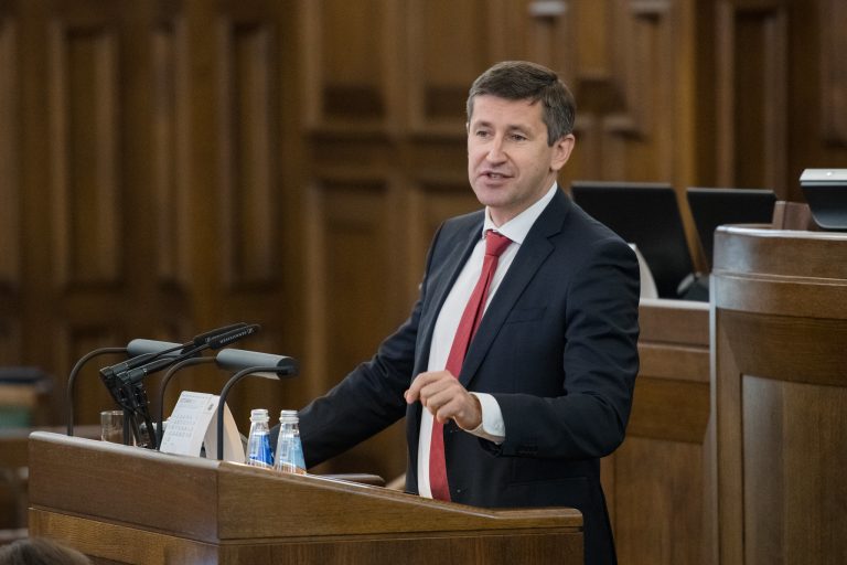 В Латвии станет на одну партию больше: свою политическую силу создаст Домбровский