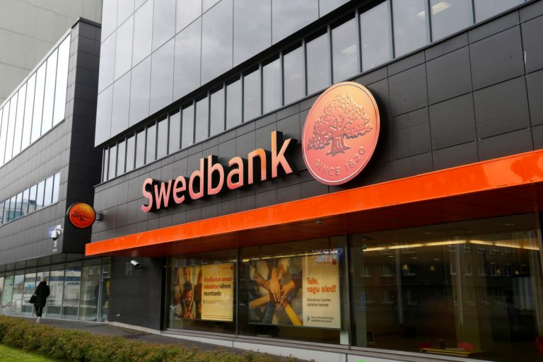 Swedbank создает новый холдинг в Балтии с центром управления в Латвии