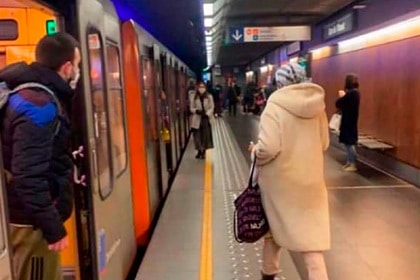 Неизвестный напал с ножом на пассажиров в метро в Брюсселе (ФОТО)