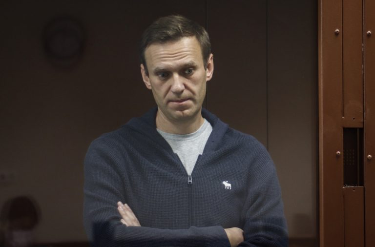 Слушания против Навального по делу о клевете: в суд прибыл представитель Латвии