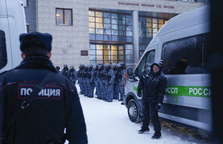 Суд отложил слушания по делу Навального о клевете на ветерана