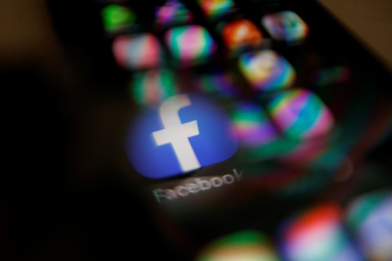 СМИ: Facebook работает над созданием собственных смарт-часов
