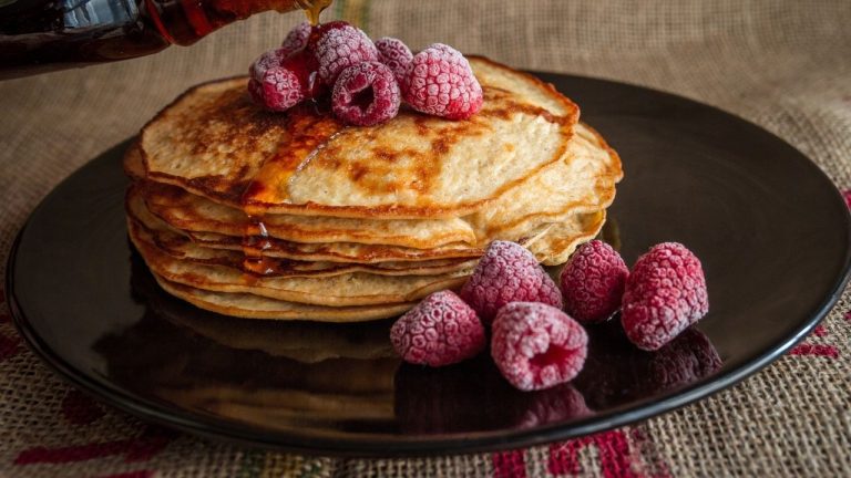 Диетические блины — как приготовить полезные сладкие и соленые блины