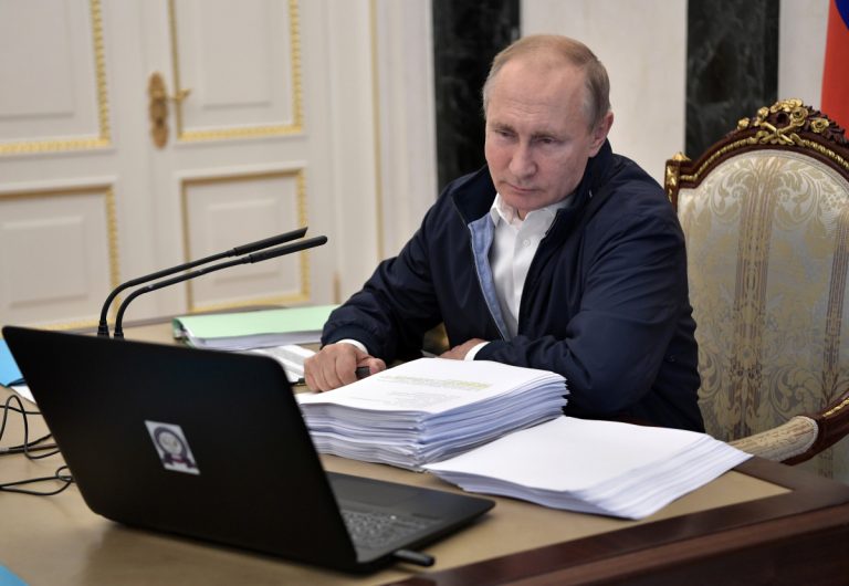 Путин – о соцсетях: это бизнес для извлечения прибыли