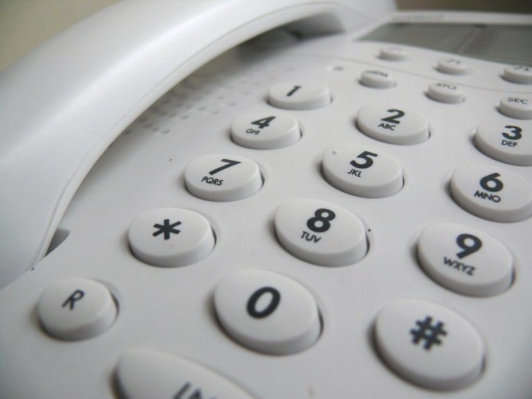 С новой недели телефон записи на вакцины 8989 будет работать и по выходным