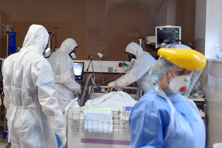 В больницы доставлено наименьшее количество COVID-пациентов за три месяца