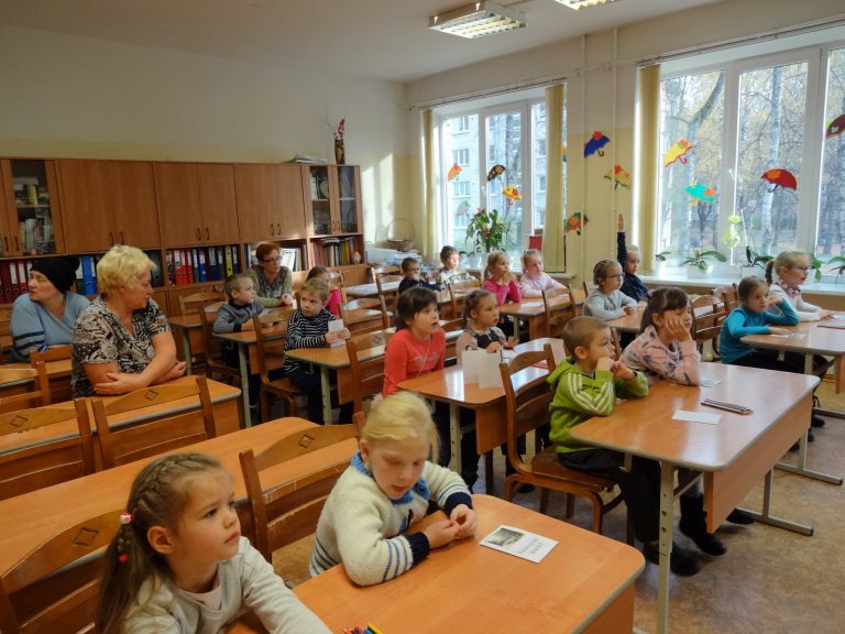 В 22 самоуправлениях ученики 1-4-х классов возвращаются в школы