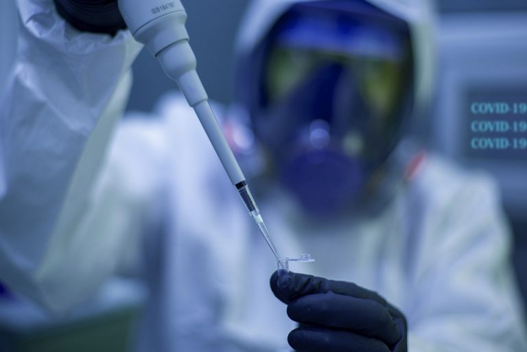 Pfizer и BioNTech начинают исследования третей дозы своей вакцины от COVID