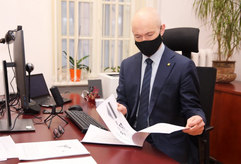 КОРОТКО О ГЛАВНОМ: Павлютс нашел виновных за вакцины, рост домашнего насилия, Левитс вступился за Навального