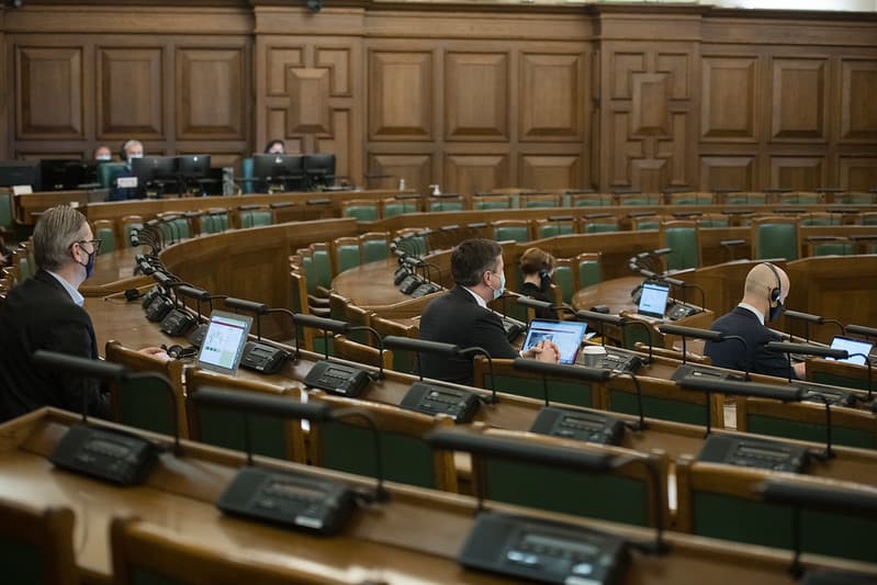 Адамсонс: в Сейме можно создать целую фракцию из депутатов под следствием!