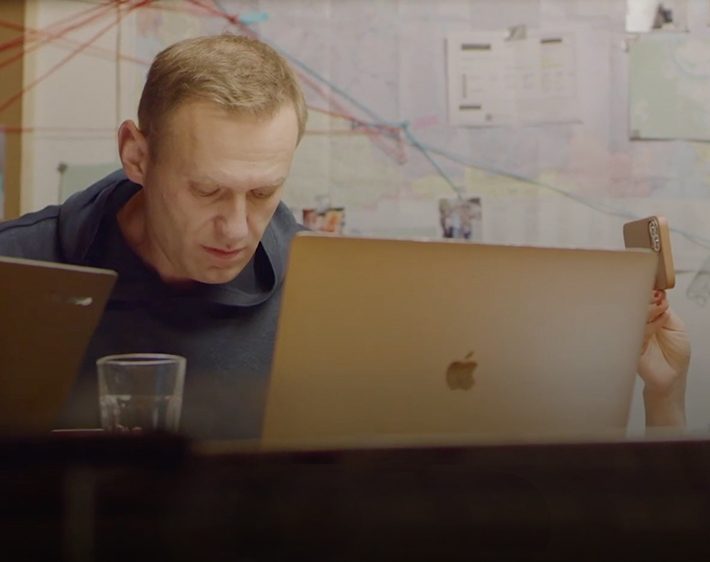 YouTube заблокировал запись разговора Навального и его «отравителя»