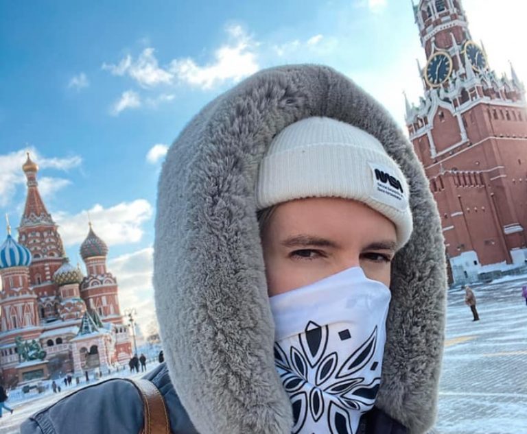 Дома работы нет. Латвийский певец Маркус Рива отправился в Россию