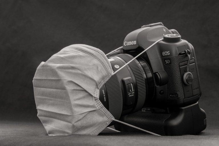 Фотограф: коммерческие фотосессии разрешены, а съемка один на один — нет! Где логика?