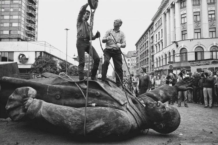 27 редких и значимых фотографий, в которых целая история