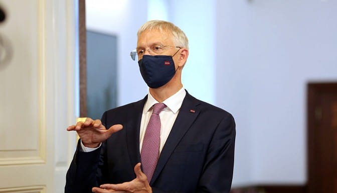 Кариньш: говорить об открытии маленьких магазинов преждевременно