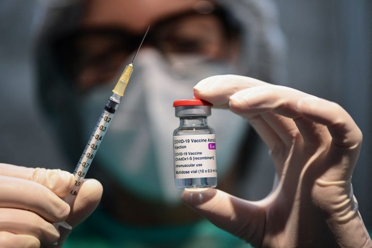 В Дании временно запретили вакцину AstraZeneca