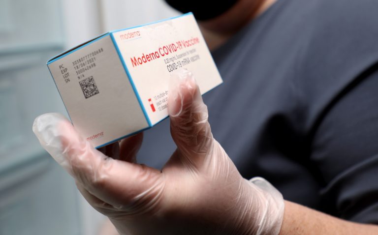 С компанией, которая не доставила COVID-вакцину, разорвут договор