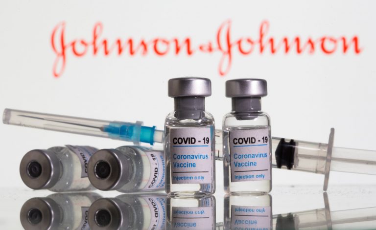 Европа утвердила еще одну вакцину от COVID-19