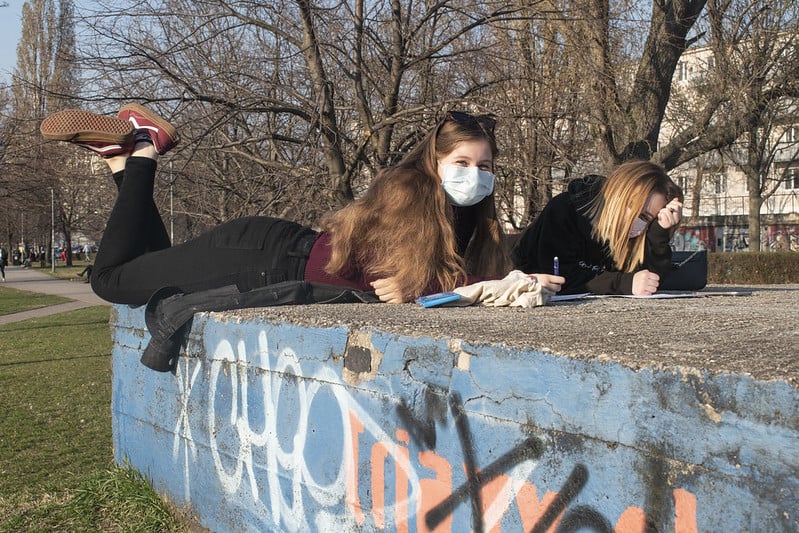 Школьные занятия смогут проводиться на воздухе в «безопасных» самоуправлениях
