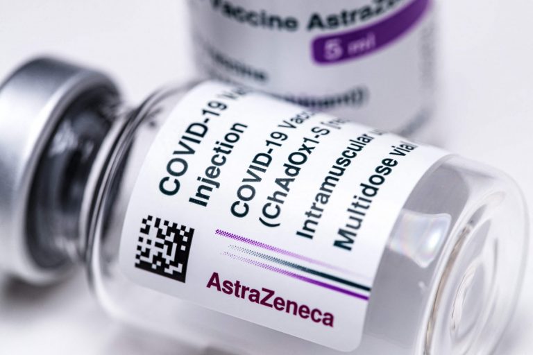 AstraZeneca: связь между возникновением тромбов и применением вакцины не доказана