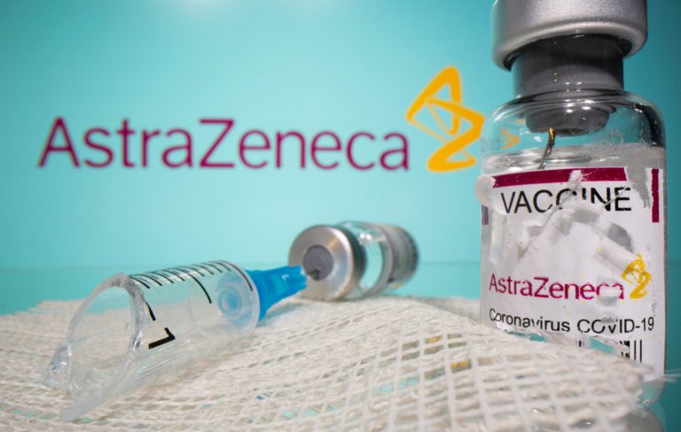Павлютс надеется на возврат AstraZeneca уже на этой неделе — это единственная доступная вакцина до воскресенья