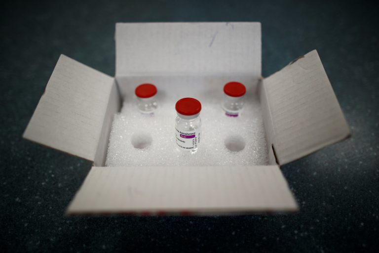 Глава агентства лекарств: в Латвии осталось более 10 тысяч доз AstraZeneca