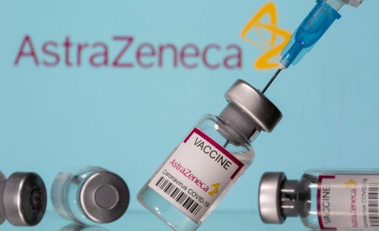 Латвия с пятницы продолжит вакцинирование препаратом AstraZeneca
