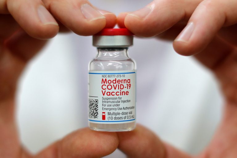 В Латвию пришли 21 тысяча доз вакцин Moderna и AstraZeneca
