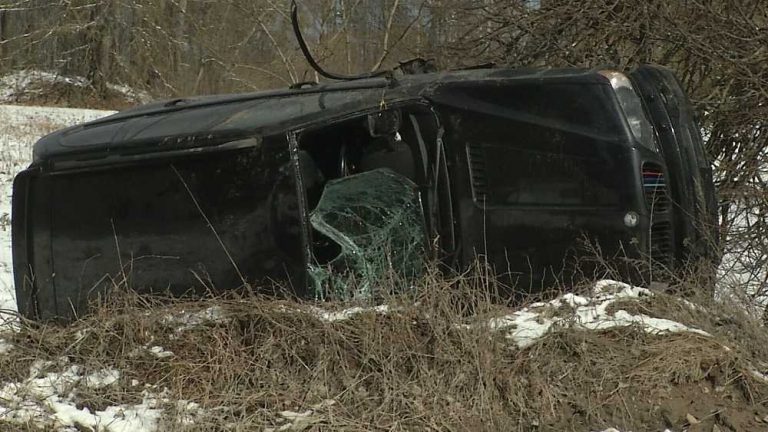 ФОТО И ВИДЕО: пьяный водитель BMW не вписался в поворот