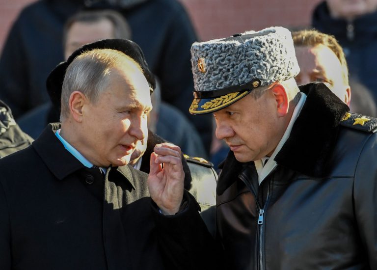 Путин поедет в тайгу с Шойгу