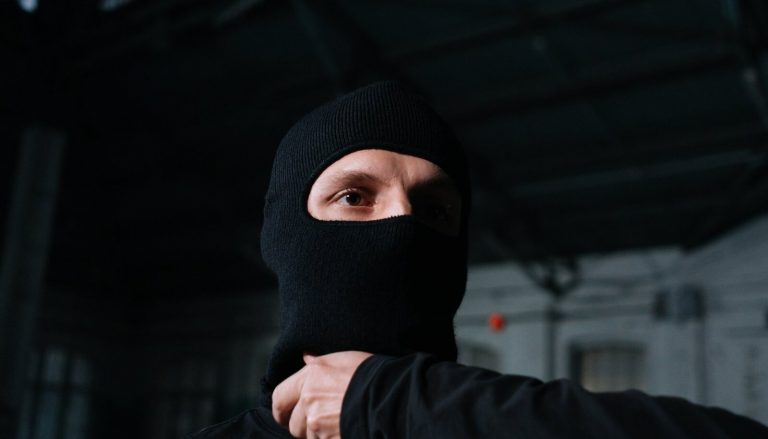 Ограбление ломбарда в Валке: налетчик унес украшений на 10 000 евро