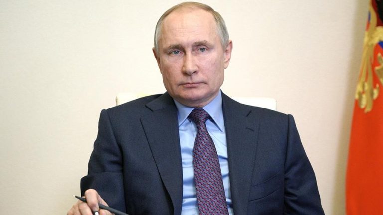 Путин вакцинируется сегодня, но в СМИ этого не покажут