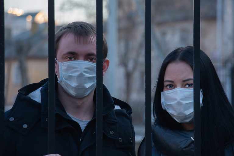 КОРОТКО О ГЛАВНОМ: COVID бьет по психике, жителей просят потерпеть, Путин привился, Эстония останется «на замке»