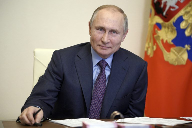 Владимир Путин привился от коронавируса