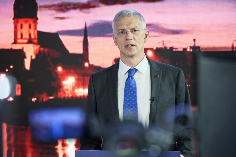 Кариньш: на Пасху следует усилить ограничения, а потом сможем постепенно смягчать