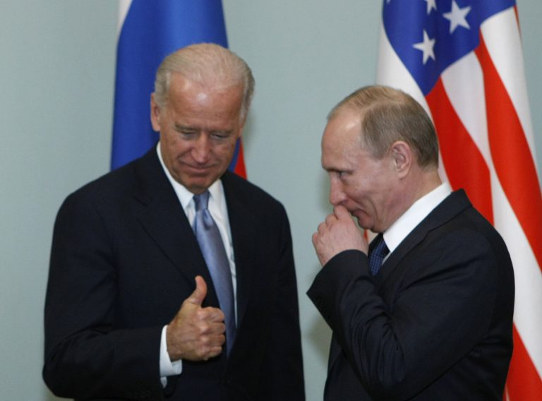«Полноценная Холодная война»: политолог о конфронтации между США и Россией