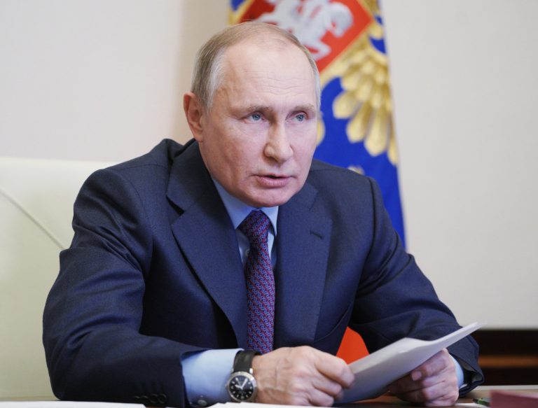 Путин: мой знакомый умер в Латвии от COVID – не было ни МРТ, ни лекарств