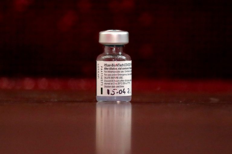 Латвия получит больше доз Pfizer/BioNTech
