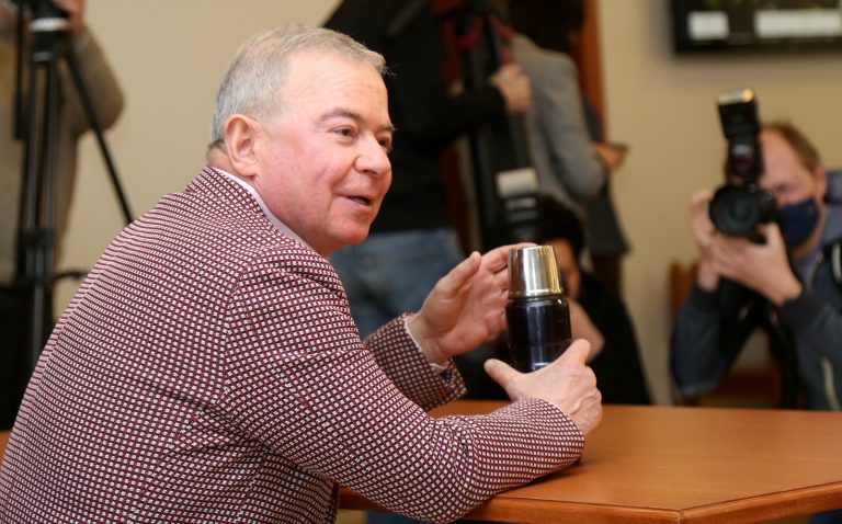 Лембергс, несмотря на заключение, баллотируется на выборах