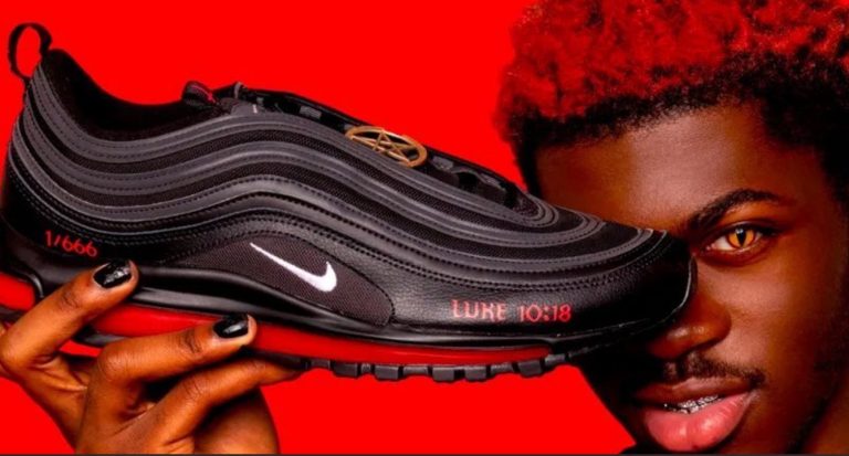 Nike засудит авторов «сатанинских» кроссовок