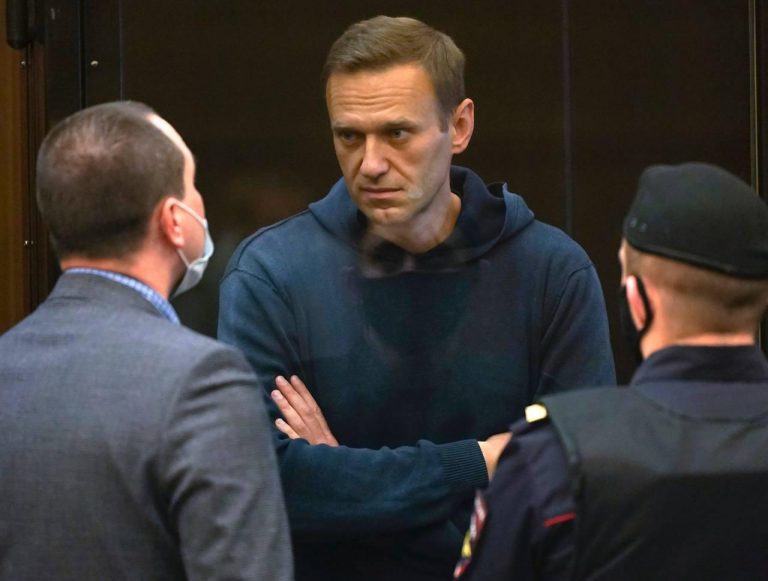 Алексей Навальный объявил голодовку в колонии
